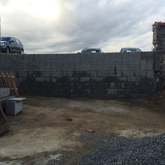 Montage du mur du parking