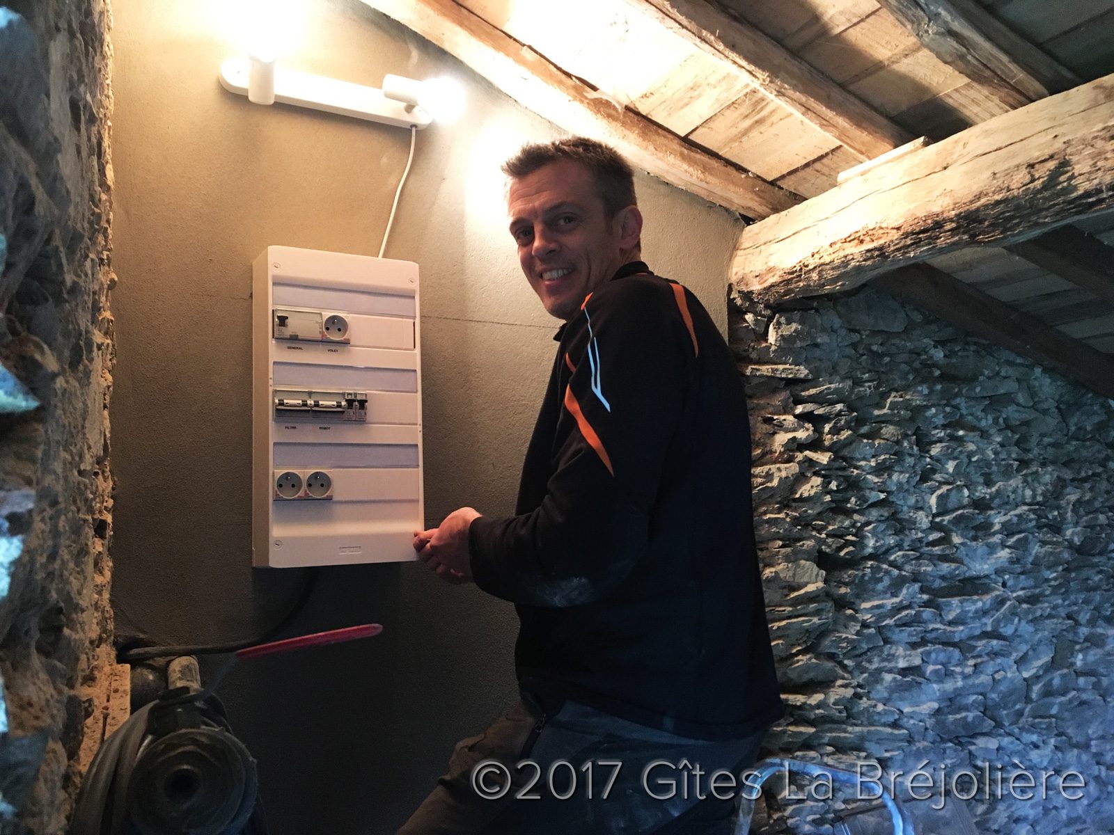 pose-tableau-electrique-piscine